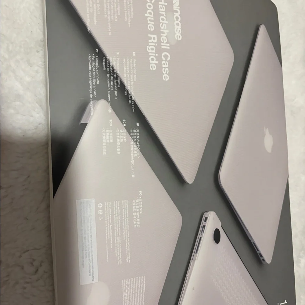 Incase Clear Computer Case 13 Inch MacBook Air Never been opened NWT